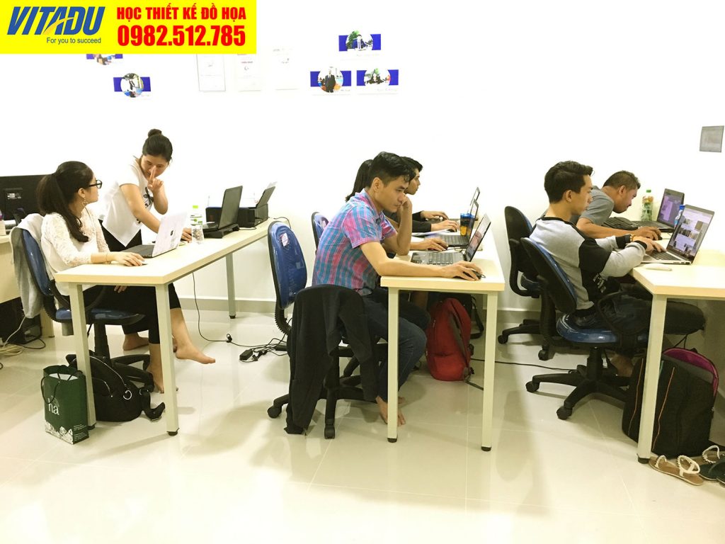 Lớp học thiết kế đồ họa tại Âu Cơ Tân Phú